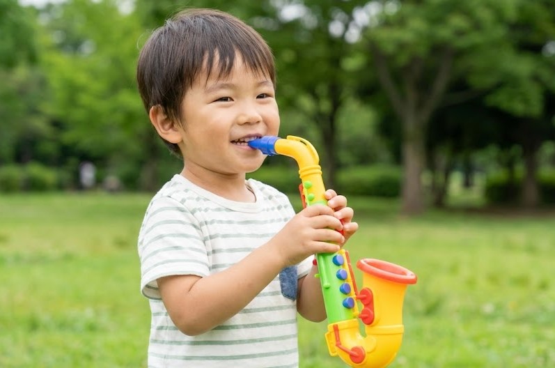 軽いプラスチック製なら子供も持ちやすい