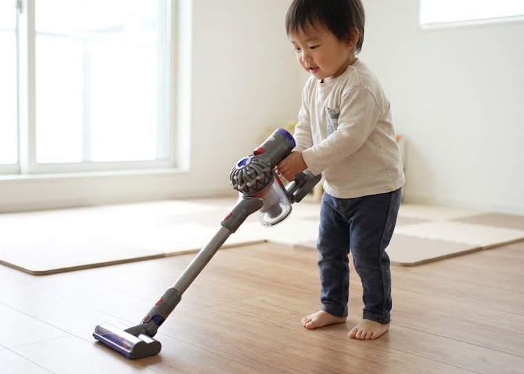 本物そっくりなカスドン製の動く掃除機おもちゃ