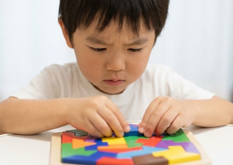 4歳の成長発達を促す知育玩具の重要性