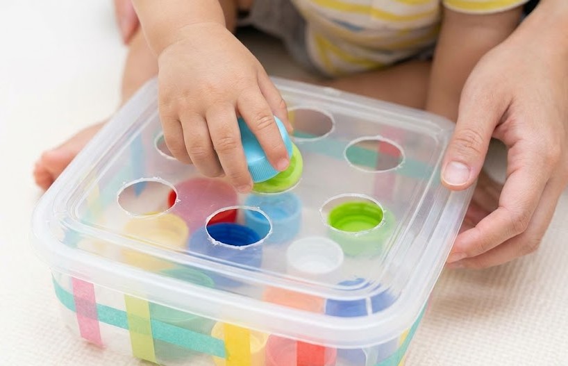 100均素材で手作りできる簡単な知育玩具のアイデア