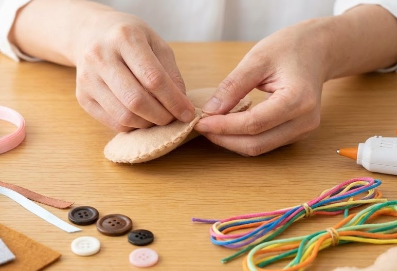 0歳のおもちゃを手作りで100均素材から作るコツ