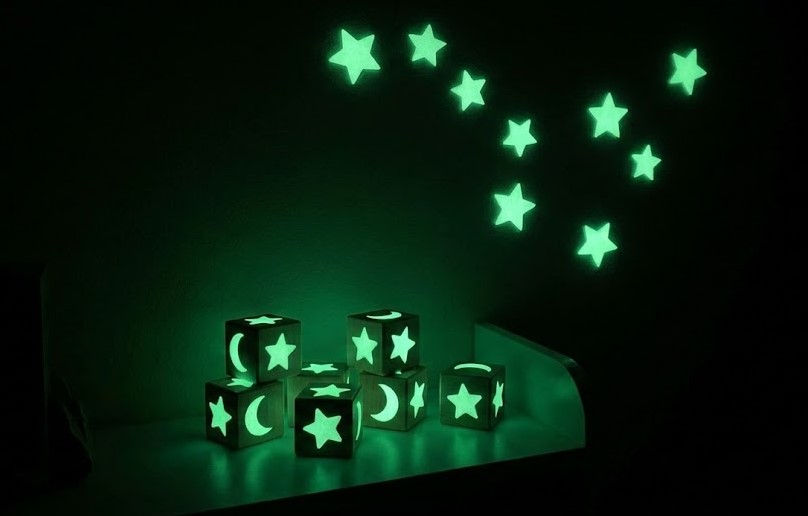 蓄光素材のアイテムで暗闇を克服する